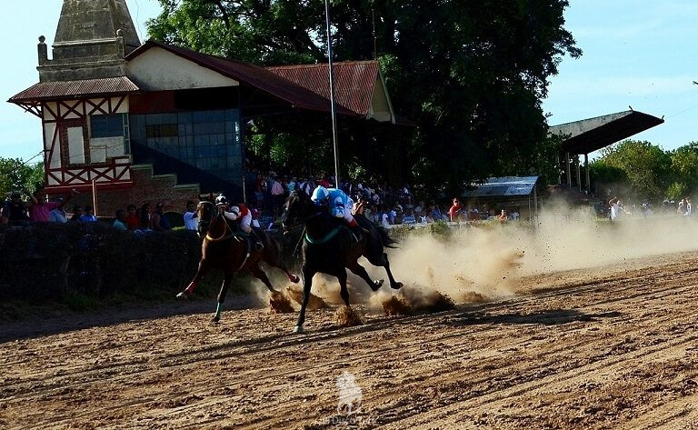 Lunita iluminó de plata y apagó un gran Rojo